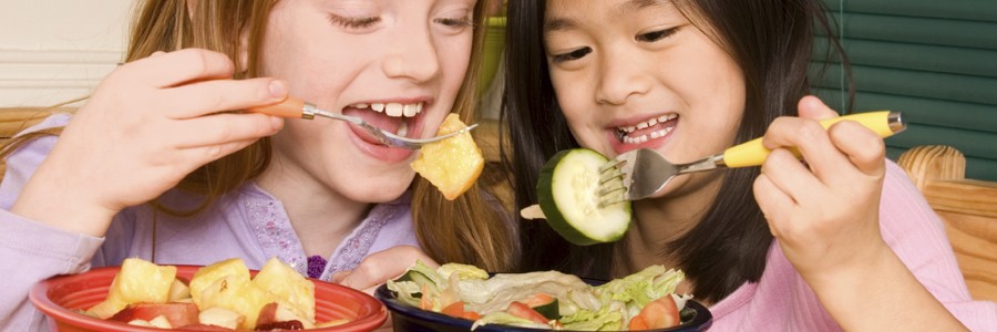 آیا اندوه و شادی بر روی انتخاب‌های غذایی کودکان موثر است؟