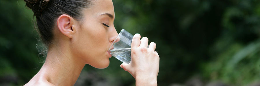 آب و نقش مهمی که در کاهش عفونت مثانه در زنان دارد